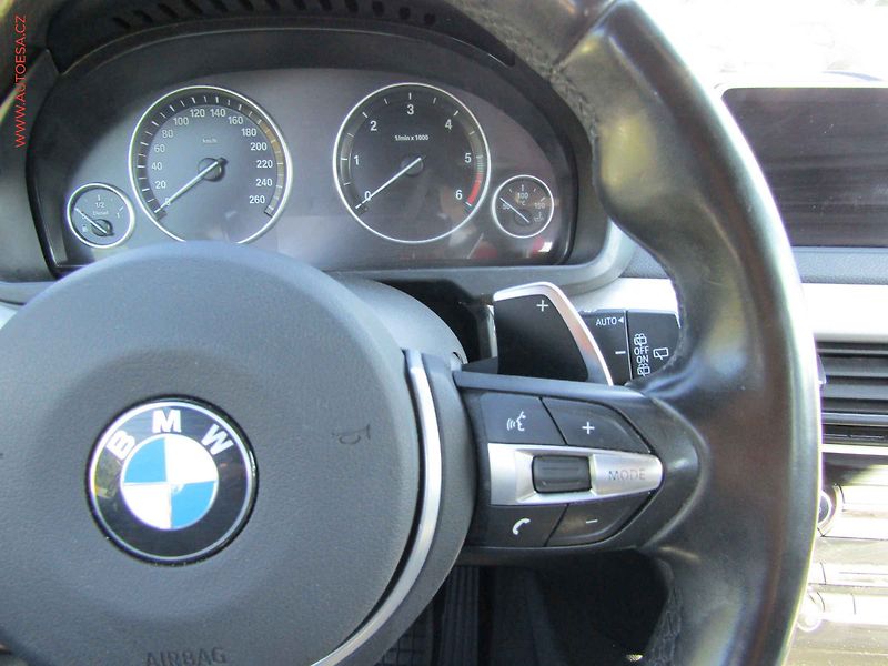 BMW X5 (2014) 3.0D xDrive30d, ČR, AT, bixen - fotka 17 z 19