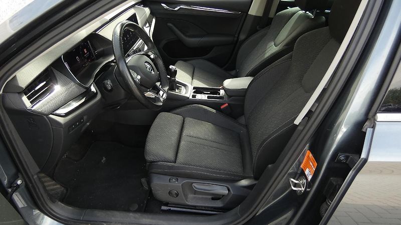 Škoda Octavia 2,0 TDI Style 110 kW - fotka 19 z 23