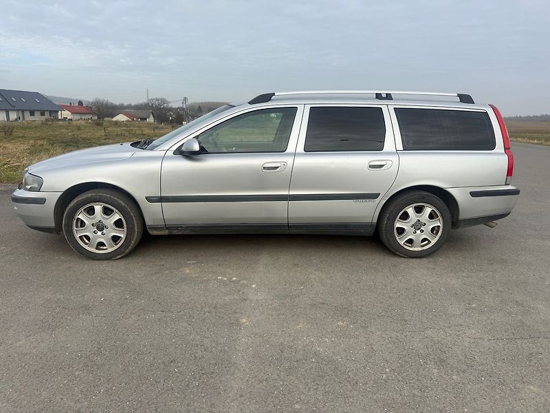 Volvo V70 STK 08/2027 - fotka 2 z 15