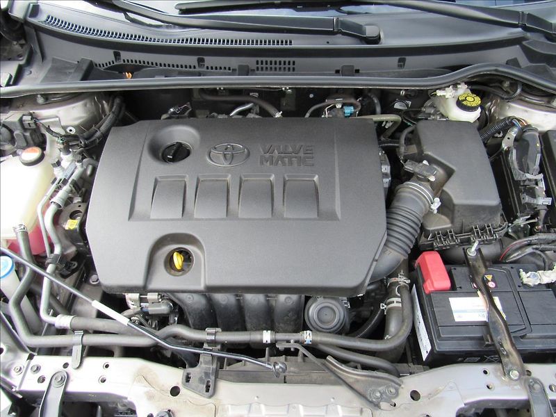 Toyota Corolla 1,6 VVT-i 97kW Sedan - fotka 30 z 30