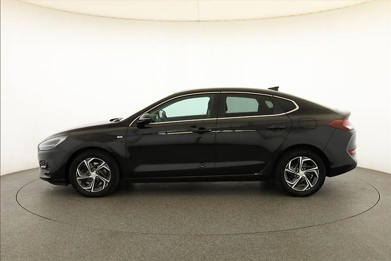 Hyundai i30 (2022) 1.5 T-GDI MHEV, ČR,1.maj - fotka 3 z 20