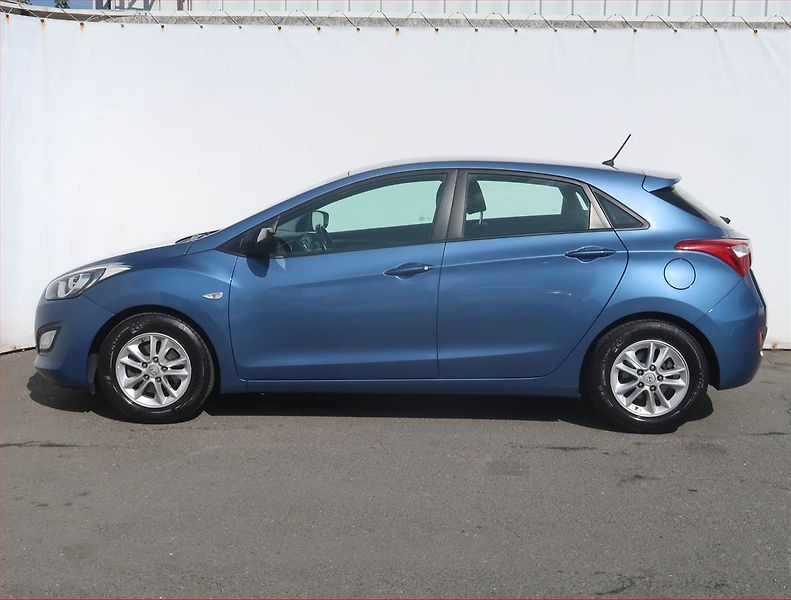 Hyundai i30 (2015) 1.6 MPI, Serv.kniha, Tempomat - fotka 3 z 17