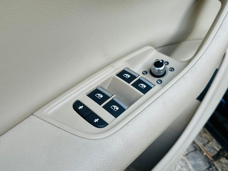 Audi Q7 3.0TDI AUT VÝHŘEV QUATTRO - fotka 35 z 54