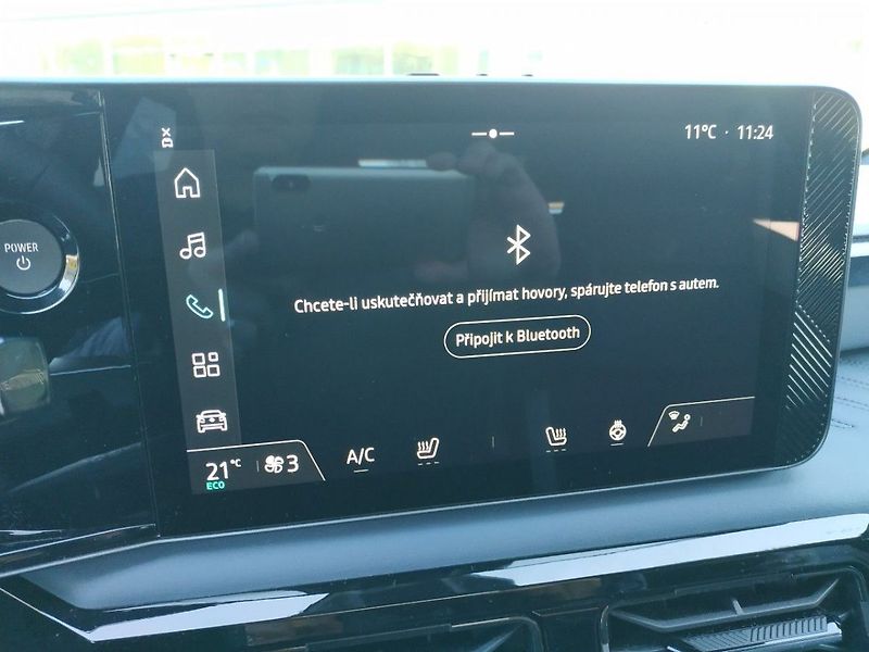 Nissan Micra EVOLVE 52kWh - fotka 21 z 29