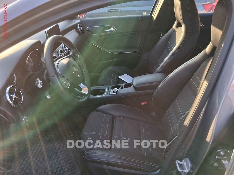 Mercedes-Benz GLA (2016) 250 4Matic 4Mat, ČR, AT - fotka 3 z 3