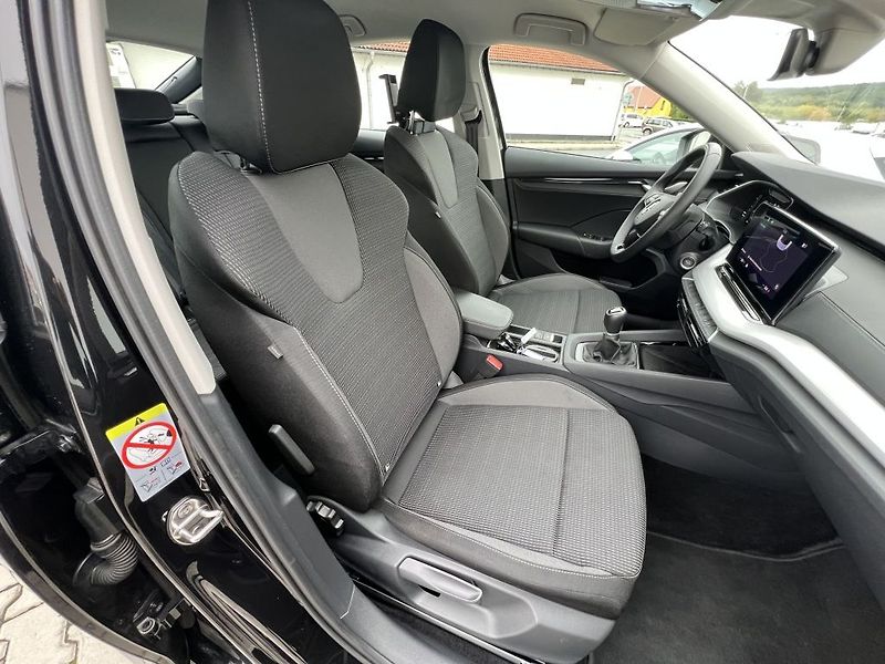 Škoda Octavia Selection 1.5 TSI 110 kW - fotka 21 z 35