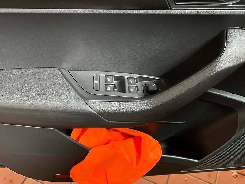 Škoda Karoq (2023) 1.5 TSI Sportline - fotka 14 z 20