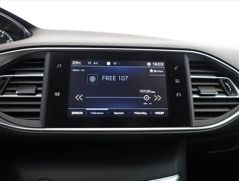 Peugeot 308 (2017) 1.2 PureTech, Serv.kniha - fotka 11 z 17