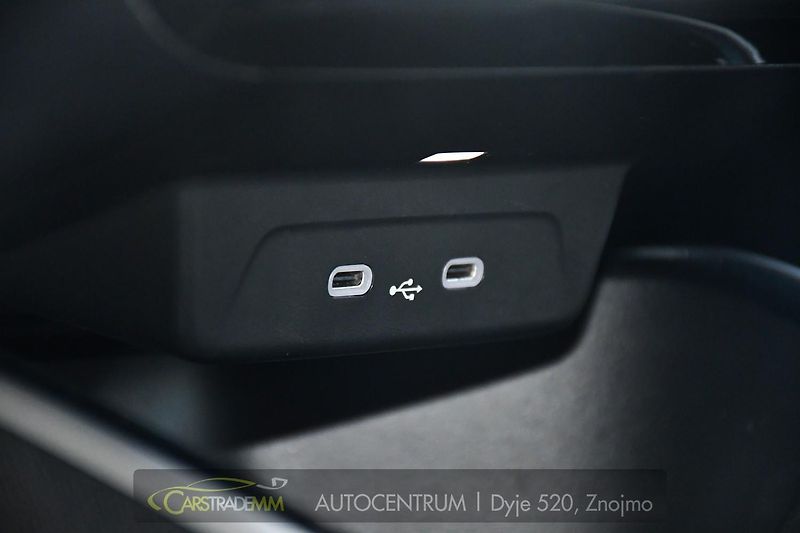 Škoda Fabia 1.0TSi STYLE 1M ČR - fotka 42 z 49