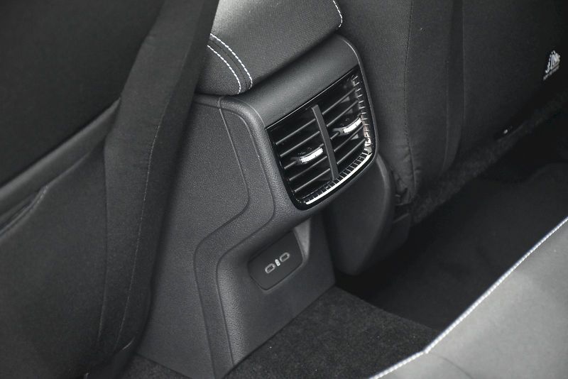 Škoda Fabia (2024) Monte Carlo 1.0 TSI 85 kW 6-st - fotka 28 z 34