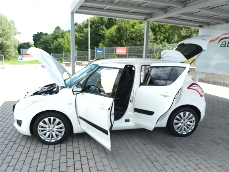 Suzuki Swift 1,2 REZERVACE - fotka 34 z 39
