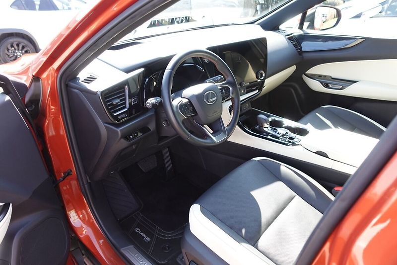 Lexus NX 450h plus NX450h+ Executive Top 4x4 - fotka 12 z 34