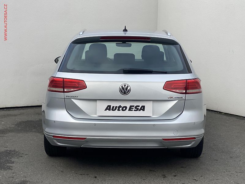 Volkswagen Passat (2016) 1.6 TDi, DSG, navi, AC - fotka 5 z 19