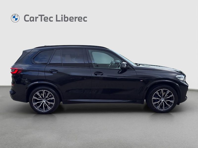 BMW X5 xDrive30d - fotka 6 z 23