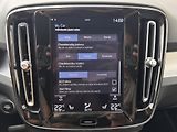 Volvo XC40 T2 FWD MOMENTUM // 1. maj. - náhled 36