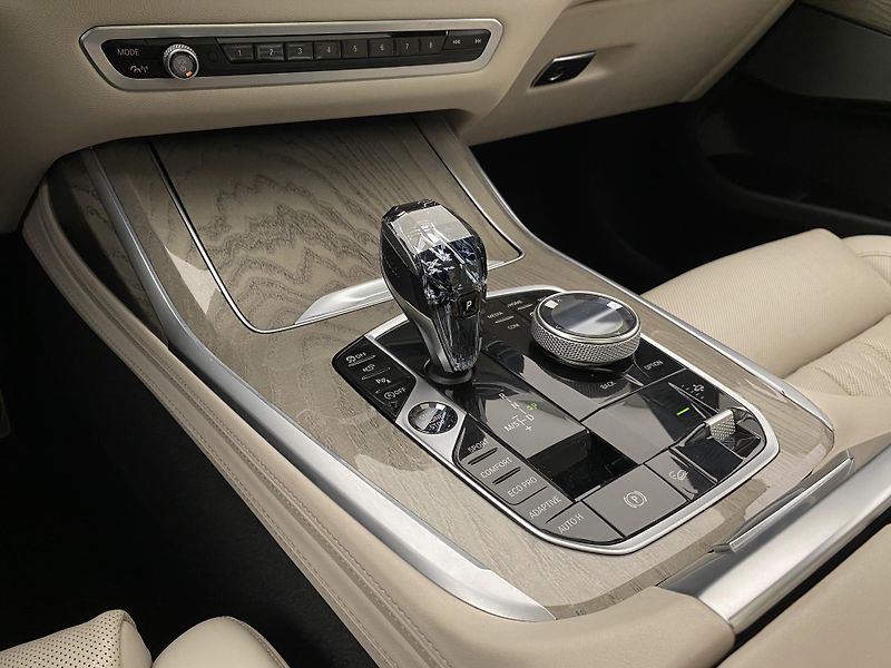 BMW X7 xDRIVE 30d M-PAKET CZ 6míst - fotka 26 z 88