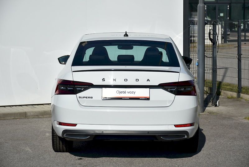 Škoda Superb (2021) Sportline 1.5 TSI DSG - fotka 10 z 35