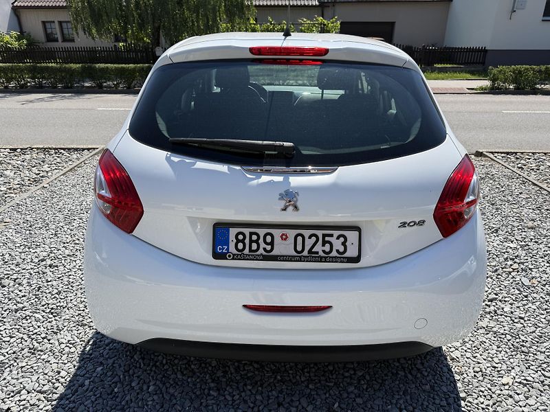 Peugeot 208 1.2i 60 KW ALU SERVIS. - fotka 4 z 13