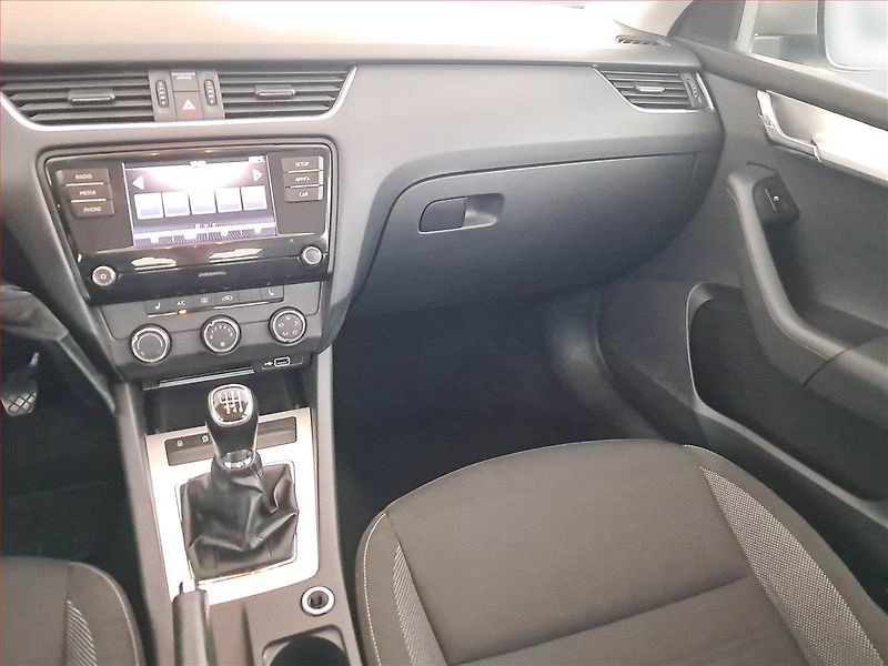 Škoda Octavia (2018) Ambition 1.0 TSI, Tempomat - fotka 8 z 16