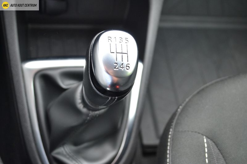 Renault Captur 1.3TCE   LIMITED - fotka 24 z 49