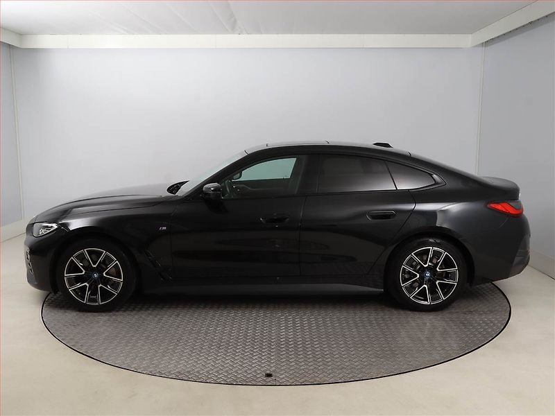 BMW i4 (2022) eDrive40, SoH 96% - fotka 3 z 24