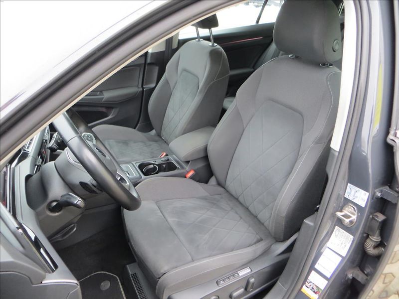 Volkswagen Golf Variant 1,5 TSI STYLE ČR 110KW DSG ČR - fotka 13 z 23