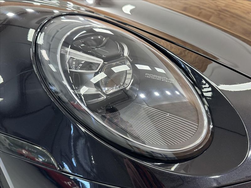 Porsche 911 CARRERA 4S SPORT DESIGN - fotka 28 z 29