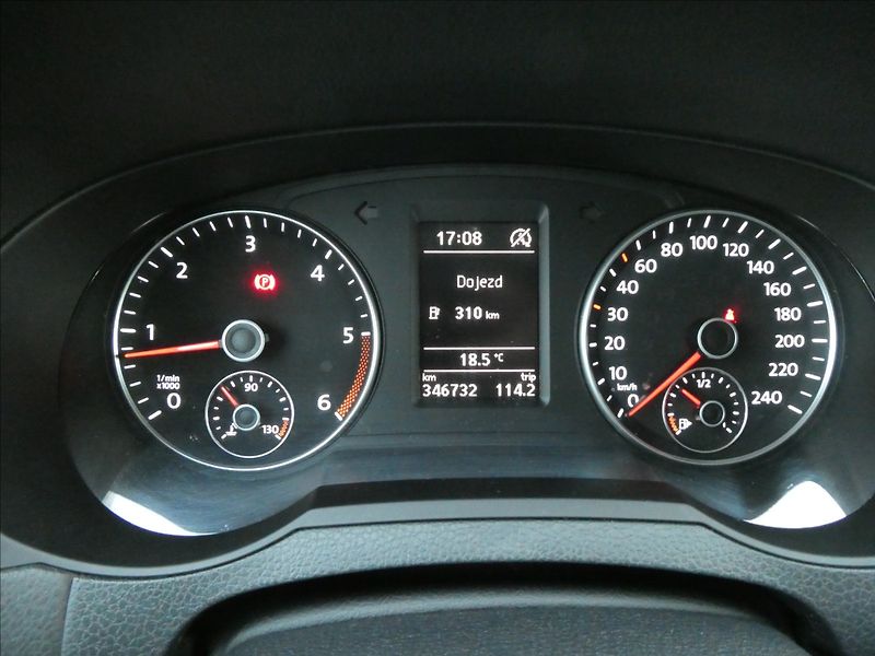 Volkswagen Sharan 2,0 TDi 103kW Cup,2xkola,panor - fotka 35 z 67