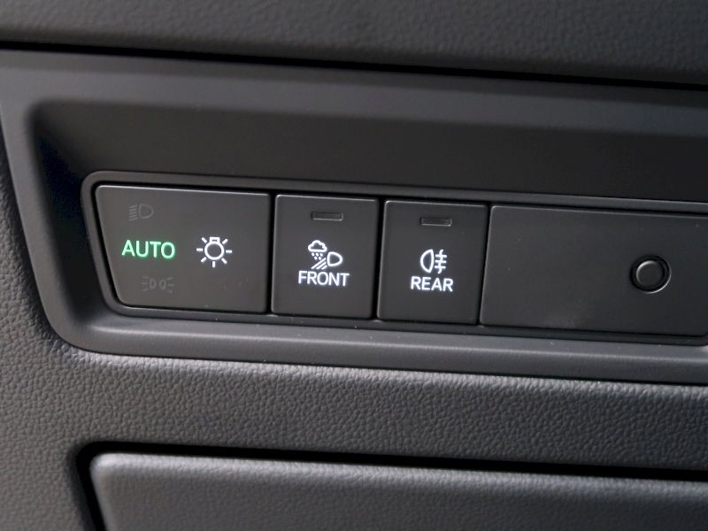 Volkswagen Touareg (2026) R-LINE V6 3,0TDI 170 KW 4MOTIO - fotka 33 z 42