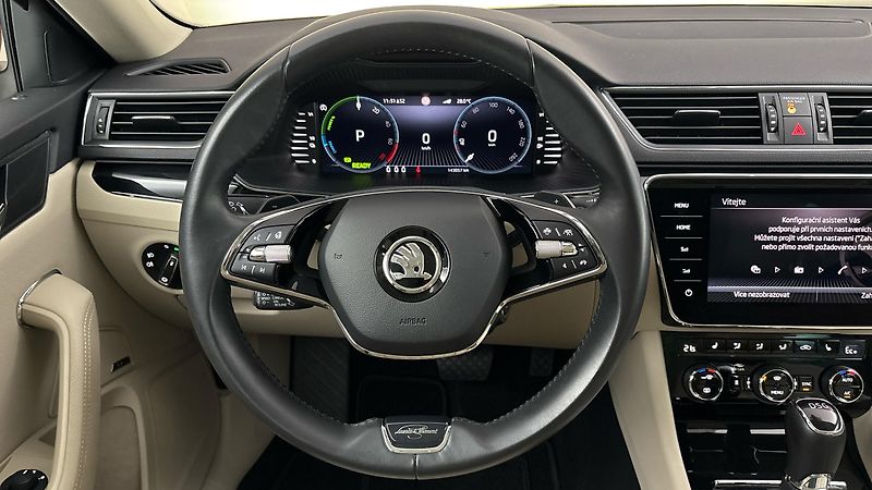 Škoda Superb 1.4 TSI iV DSG L&K Combi - fotka 9 z 37