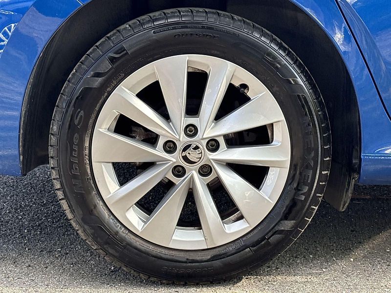 Škoda Scala (2024) 1.0 TSI DSG Top Selection - fotka 28 z 31
