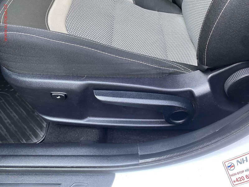 Kia Ceed (2017) 1.6 GDi, ČR, servis.kniha - fotka 14 z 17