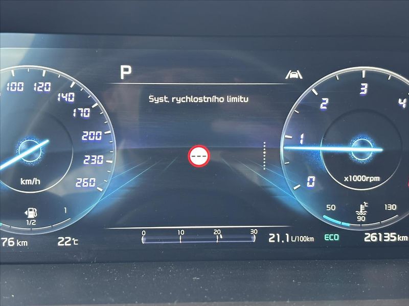 Kia Sorento 2,2 D 4x4 AT TOP ZÁRUKA 7MÍST - fotka 46 z 50