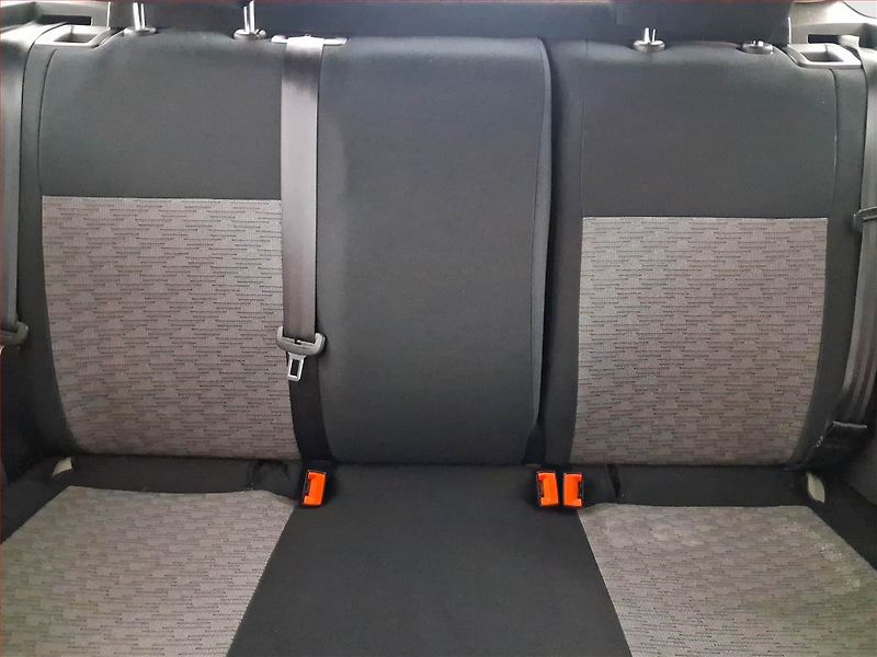 Škoda Rapid (2014) Spaceback 1.2 TSI, ČR,1.maj - fotka 10 z 15