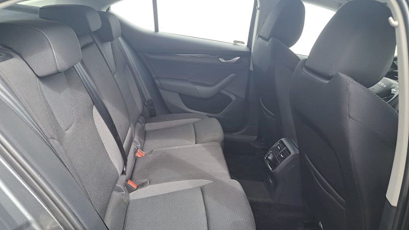 Škoda Octavia (2025) Selection 1,5 TSI 110 kW - fotka 16 z 23