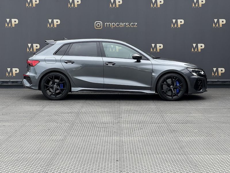 Audi RS 3 (2024) 2.5TFSi 294kW Quattro, Matrix  - fotka 4 z 57
