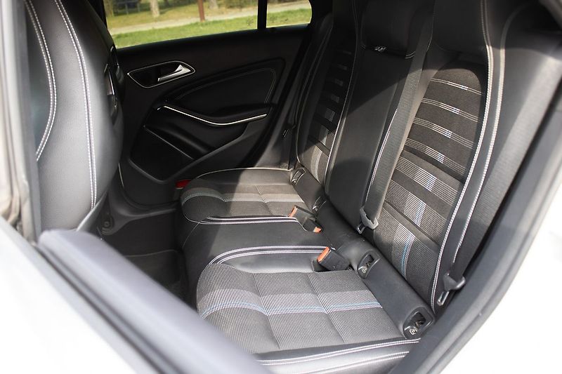 Mercedes-Benz CLA Doložitelný servis, nové letní - fotka 33 z 36