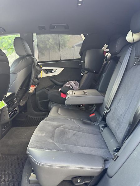 Audi Q8 55 TFSi 1.maj ČR DPH S-line - fotka 23 z 24