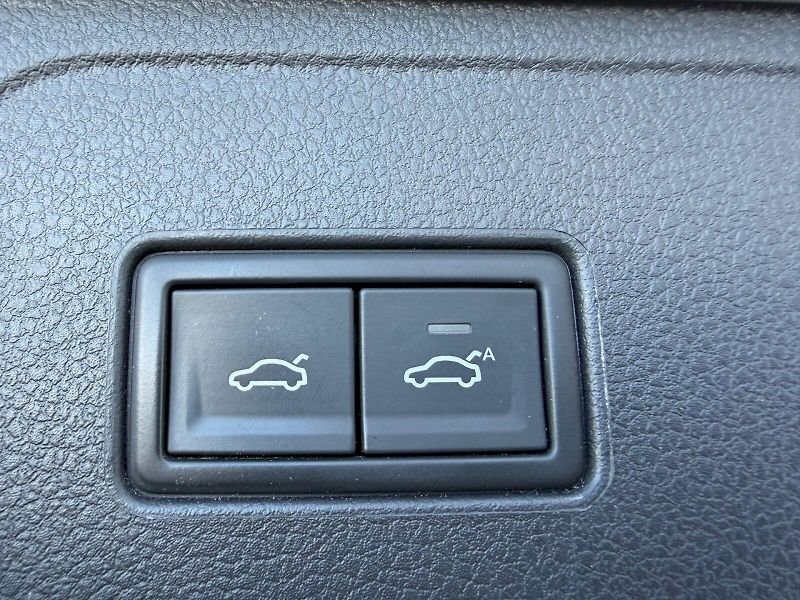 Volkswagen Passat (2021) 2.0 TDI 110kW R-LINE - fotka 34 z 35