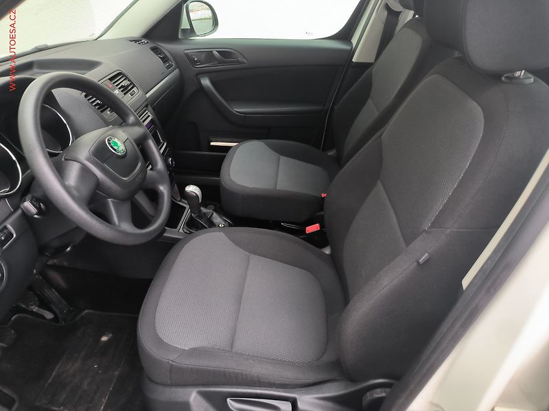 Škoda Yeti (2010) 2.0 TDI 4x4, ČR, AC, tažné - fotka 8 z 15