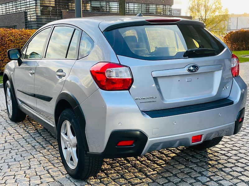 Subaru XV 1.6i 4x4 MAN SENZORY SERVISKA - fotka 17 z 36