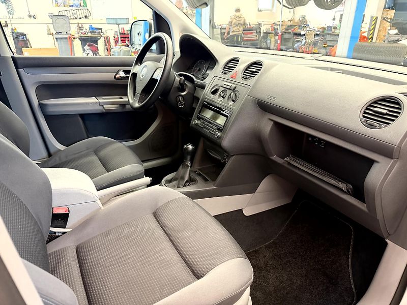 Volkswagen Caddy Life 1.9 TDI 77 kW - fotka 14 z 19