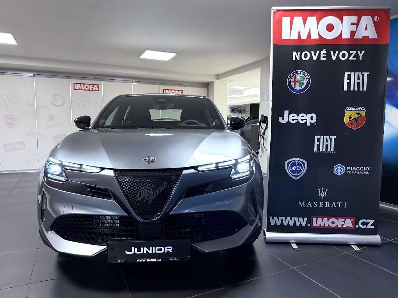 Alfa Romeo Junior (2026) Ibrida 1.2 Turbo Hybrid 145k * - fotka 2 z 16
