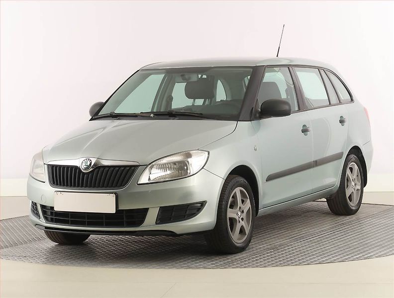 Škoda Fabia (2011) 1.2 TSI, Serv.kniha, po STK - fotka 2 z 15