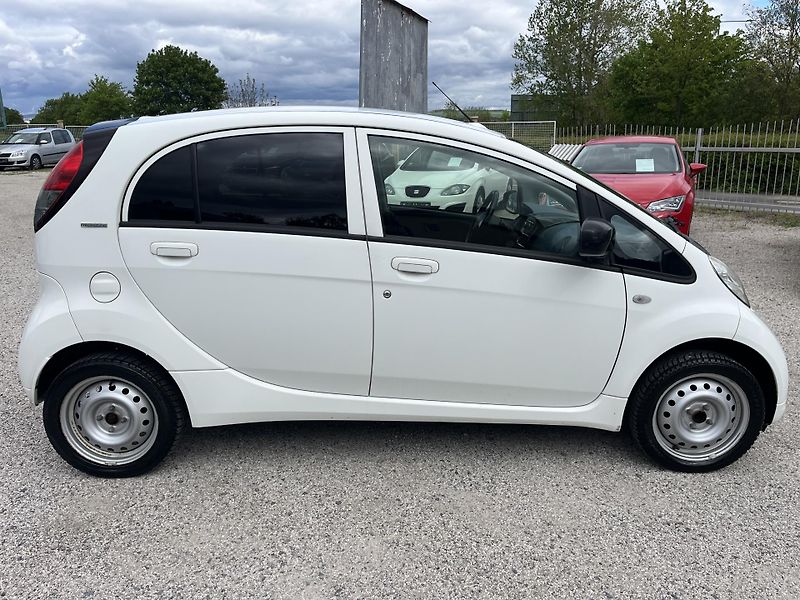 Peugeot iOn (2012) Elektro 16kwh 35kw  - fotka 8 z 26