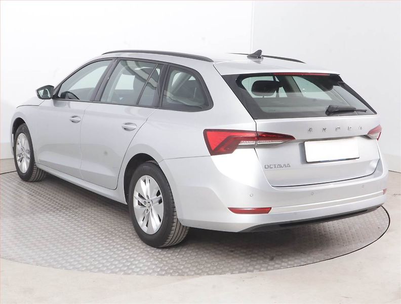 Škoda Octavia (2022) Ambition 2.0 TDI, ČR,1.maj - fotka 4 z 15