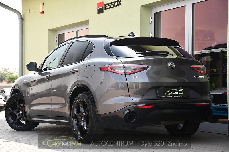 Alfa Romeo Stelvio 2.2D VELOCE Q4 H&K PANOR TAŽNÉ - fotka 3 z 53