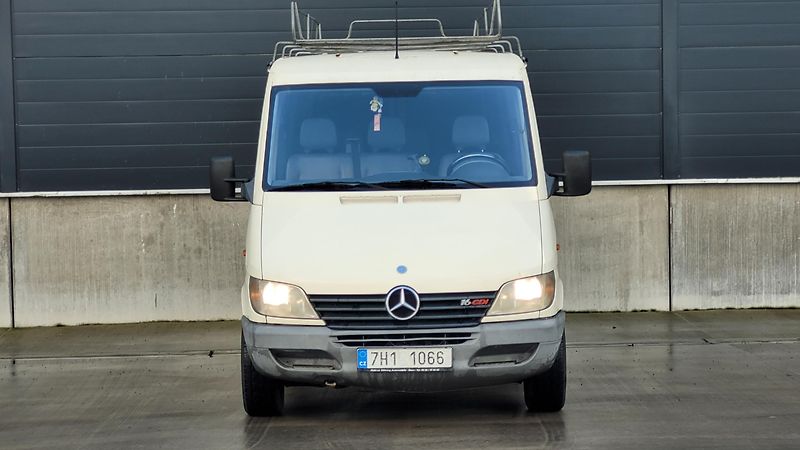 Mercedes-Benz Sprinter (2002) 2,7 CDI 115 KW 9 MÍST - fotka 2 z 16