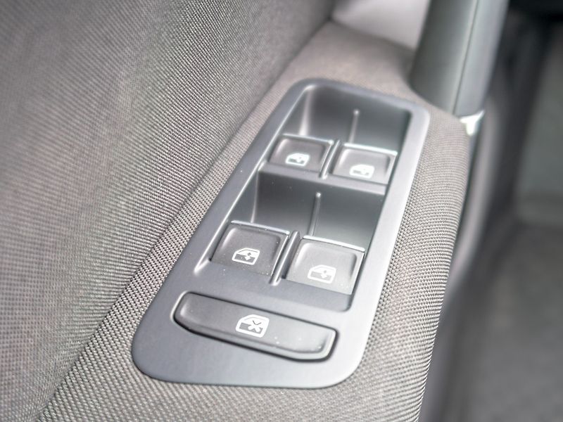 Volkswagen Golf Sportsvan (2017) 1.4TSI 110KW DSG – NAVI - fotka 34 z 50