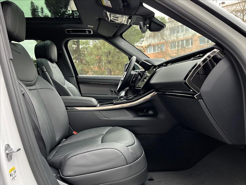 Land Rover Range Rover Sport (2026) 3,0 P460e DYNAMIC SE PHEV - fotka 36 z 37